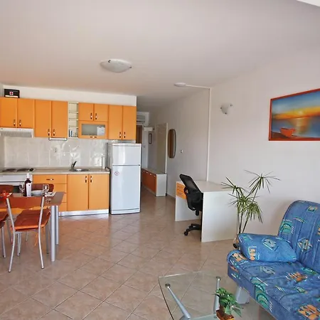 Seaside Village Apartment