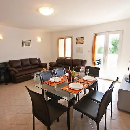 Seaside Village Apartment